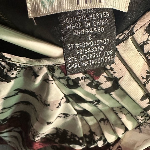 Dress 👗 Excellent condition size small chic and trendy - Picture 6 of 7